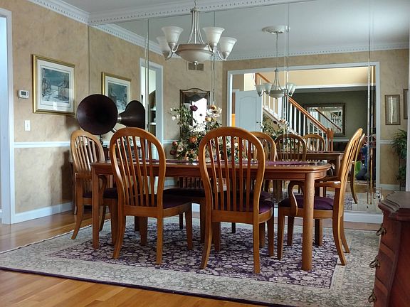 2nd image of 876 Havenwood Ct