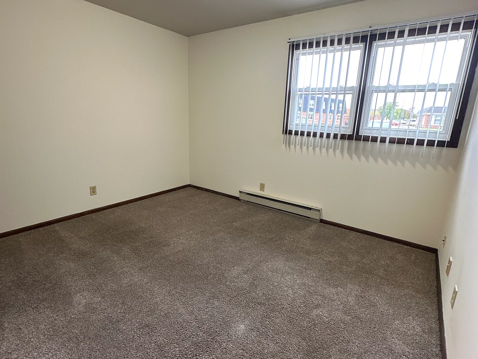 2 bed, 755 sqft, $830 — Photo 3
