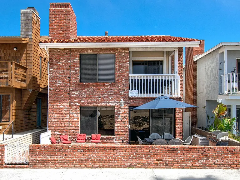 414 E Oceanfront — Photo 50