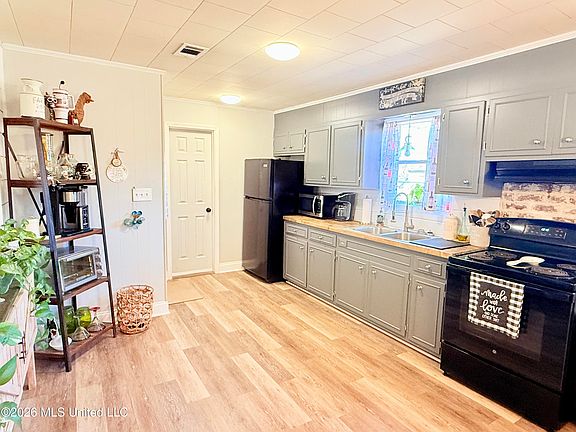 5th image of 740 Robinson Rd