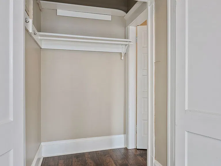 Grandview Apartments — Photo 4