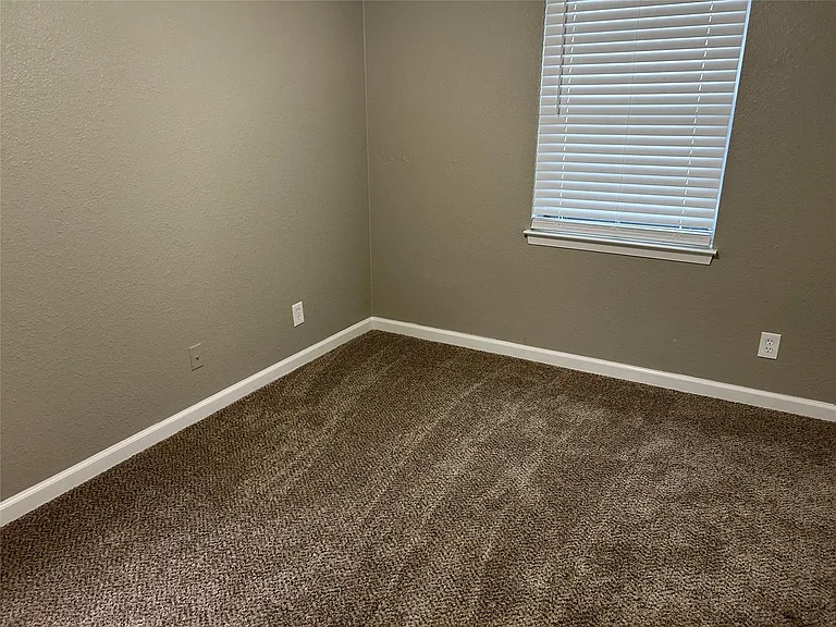 220 N Bernice Dr — Photo 19
