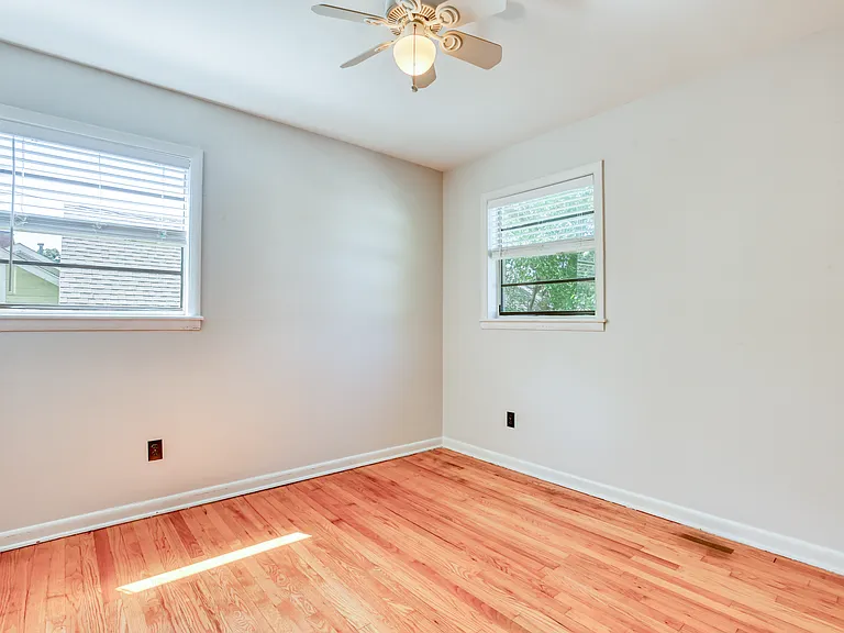 26-28 Columbus Dr — Photo 13