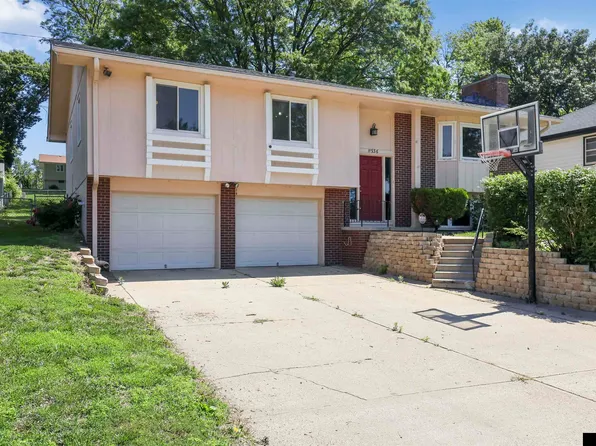 11536 Raleigh Dr, Omaha, NE 68164