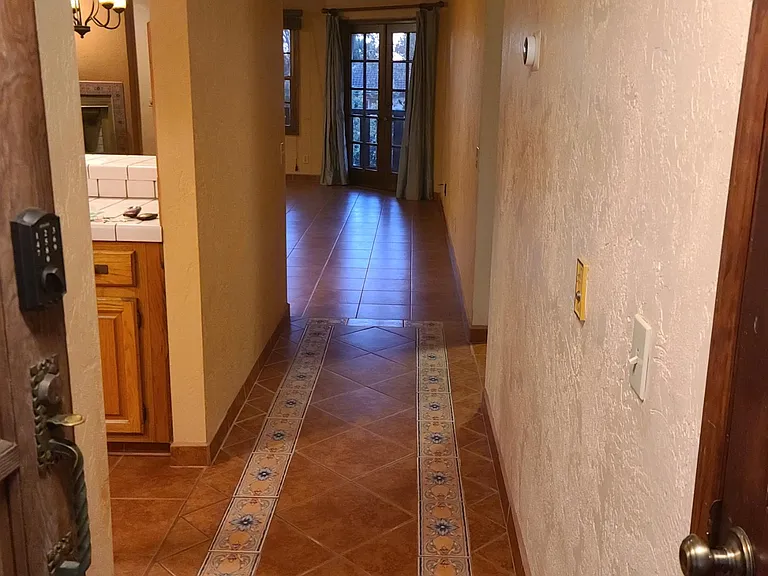 2618 Juan St #7 — Photo 3