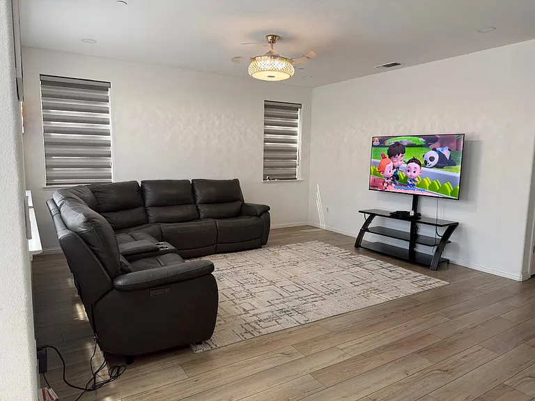 2880 Macabee Dr — Photo 4