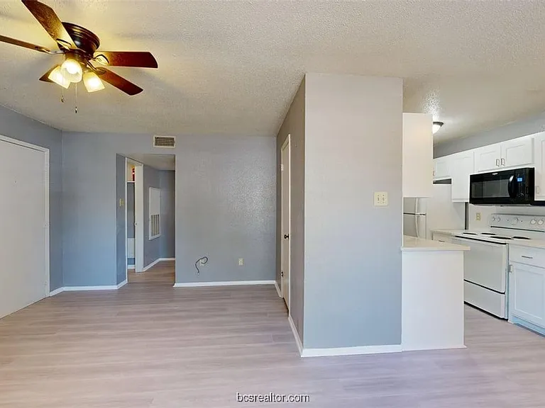 1524 Pine Ridge Dr #B — Photo 4