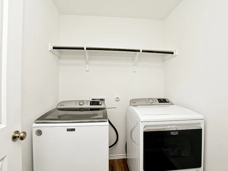 2108 Golden Grain Ln — Photo 24