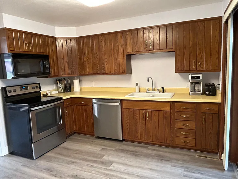 2759 S Depew St — Photo 32