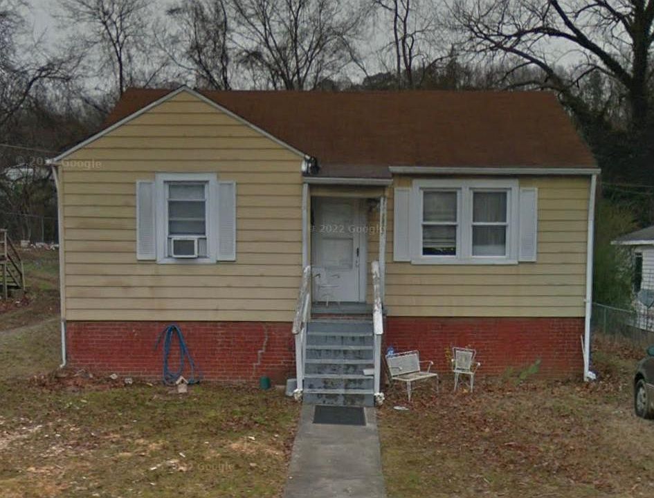 1st image of 2827 Woodbine Ave