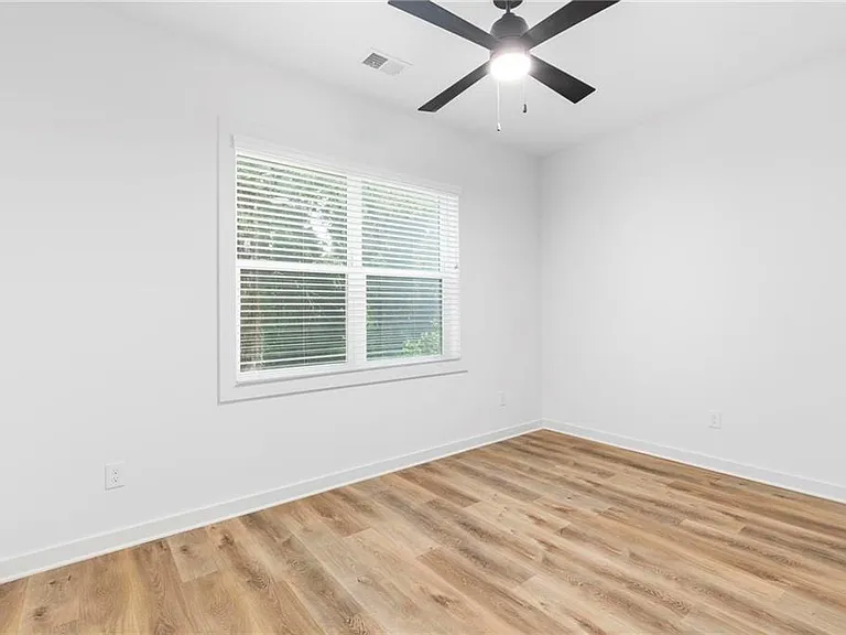 128 Hilltop Dr SW — Photo 17