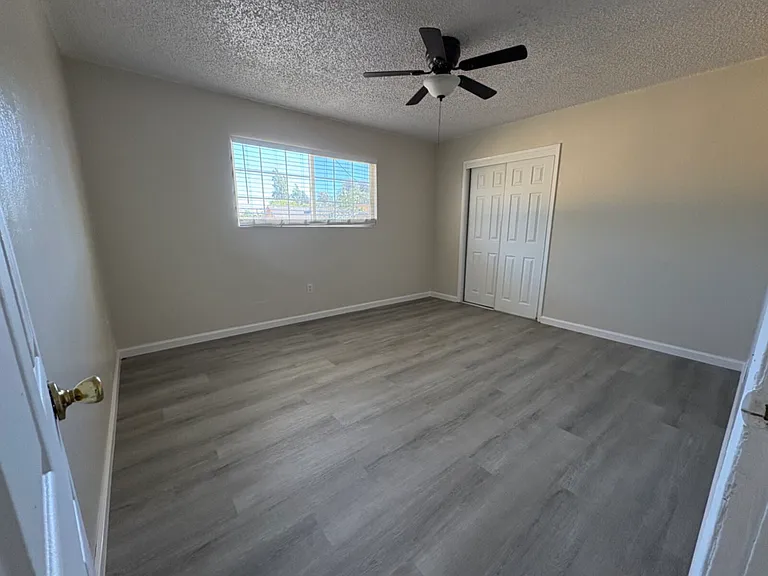 320 W 20th St #10 — Photo 11