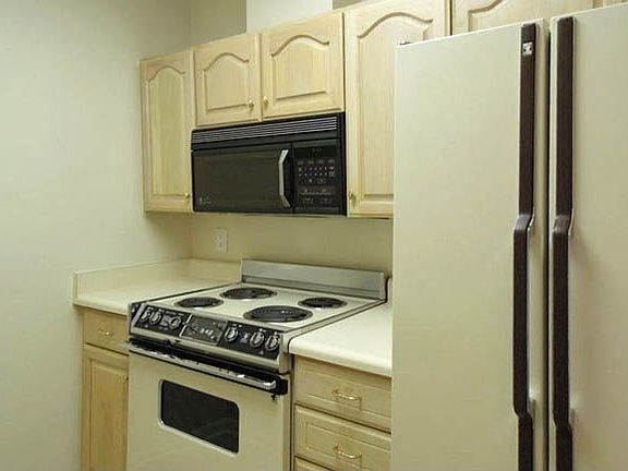 4th image of 1 Towers Park Ln APT 2105
