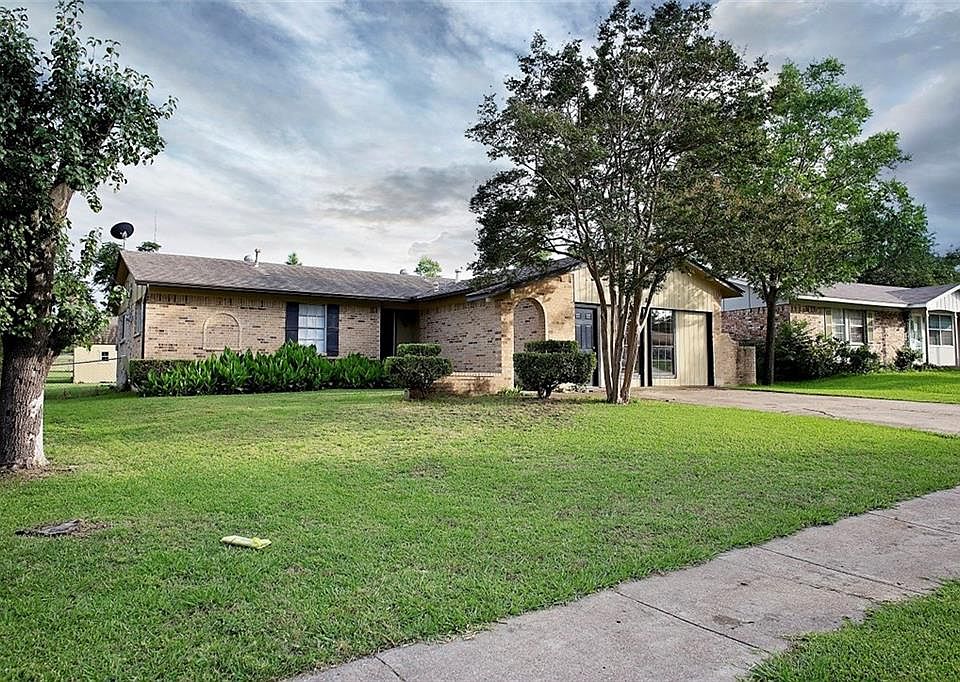 1st image of 2408 Candleberry Dr