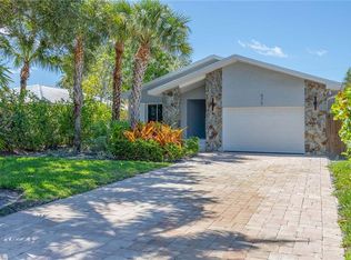 570 100th Ave N, Naples, FL 34108