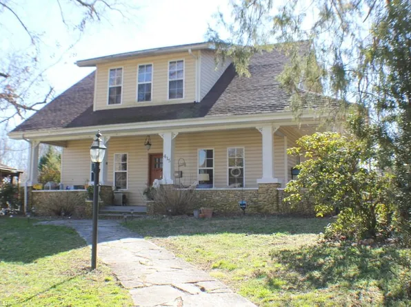 415 Broad St, Mount Airy, NC 27030