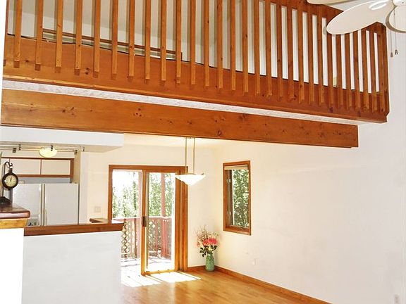 2nd image of 1829 Mountain View Pl