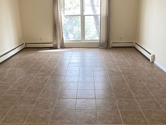 5th image of 4290 Loomis Ave APT 3