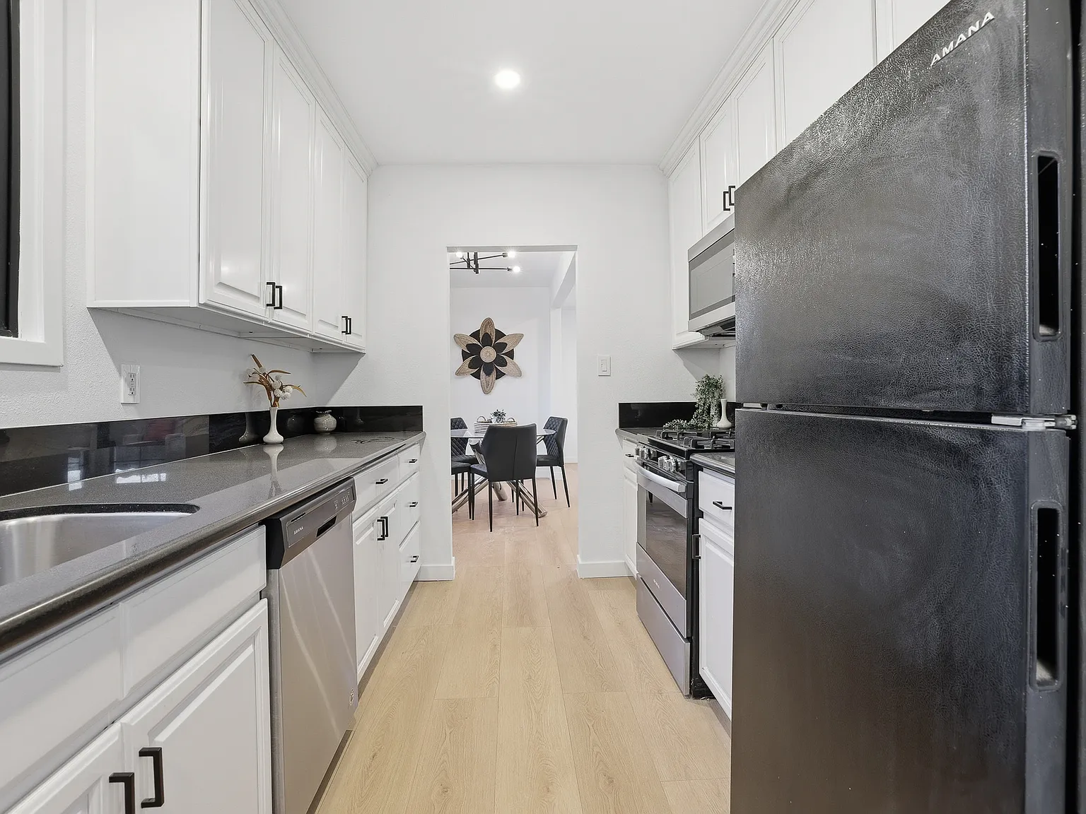 1985 N Lake Avenue - 1 — Photo 4