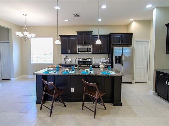 3rd image of 4642 Claremont Park Dr