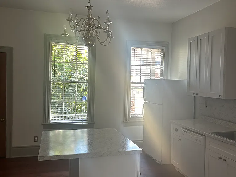 418 4th St #B — Photo 4