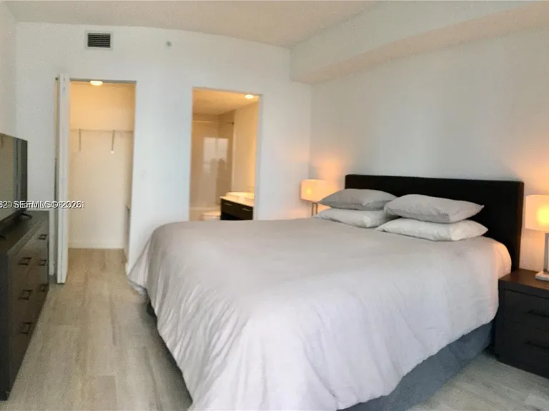 55 SW 9th St #2901 — Photo 14