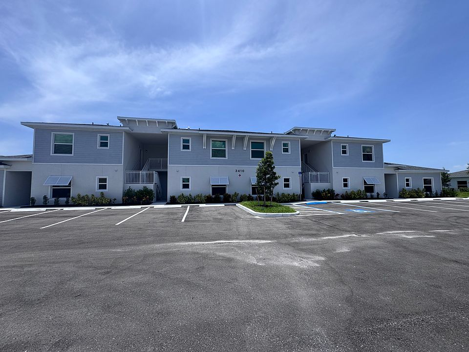 1st image of 3410 Skyline Blvd #104