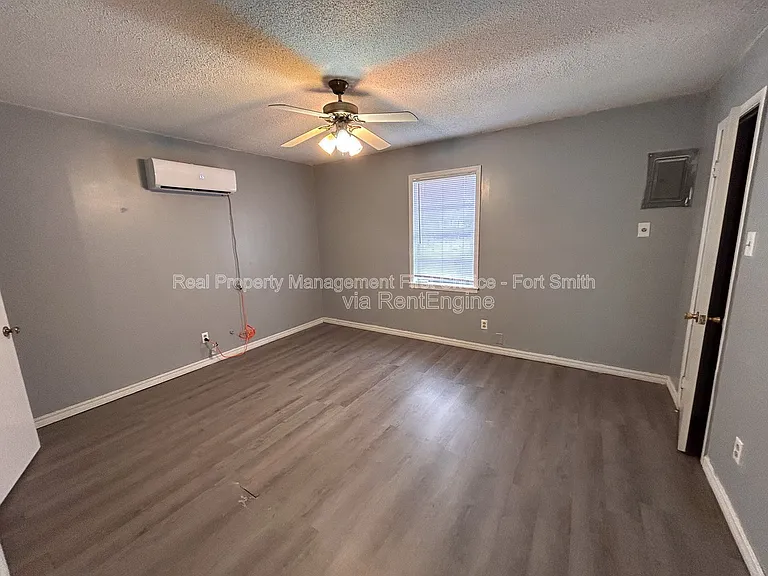 1010 S 19th St #4 — Photo 7