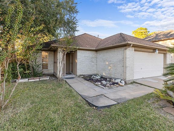 3rd image of 10903 Canarywood Dr