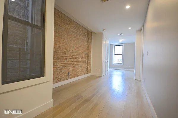 Rented by Citi Habitats | media 31