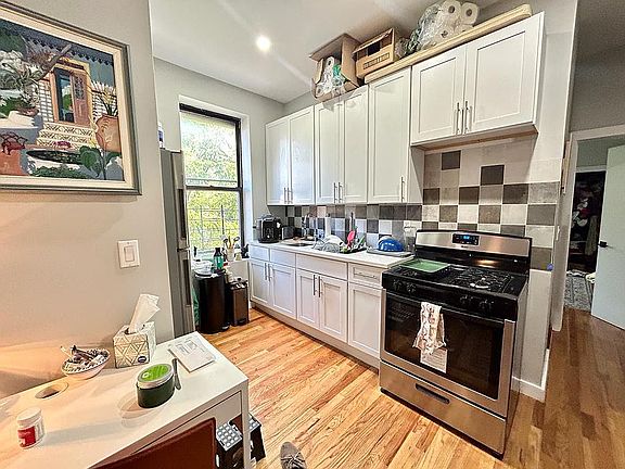 2nd image of 511 Willoughby Ave APT 8