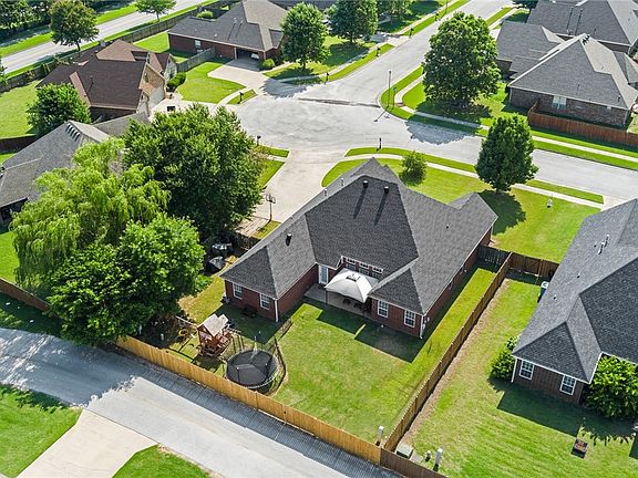4th image of 534 N Mulligan Dr