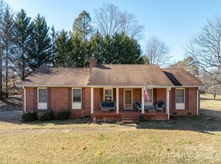 696 New Hope Rd, Rutherfordton, NC 28139