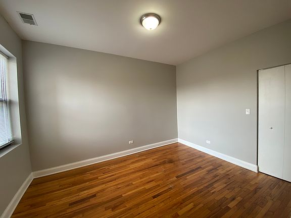 5th image of 3216 W Argyle St #2F