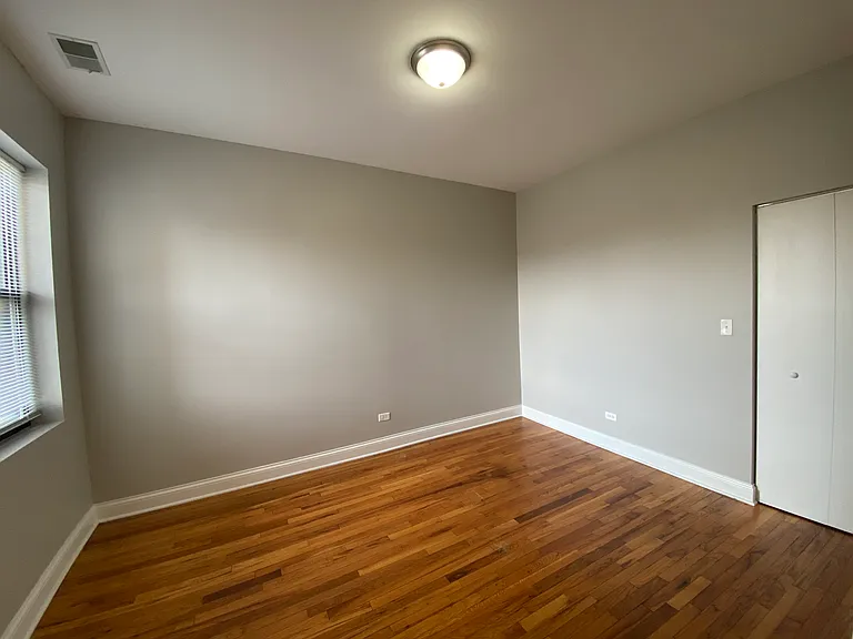 3216 W Argyle St #2 — Photo 6