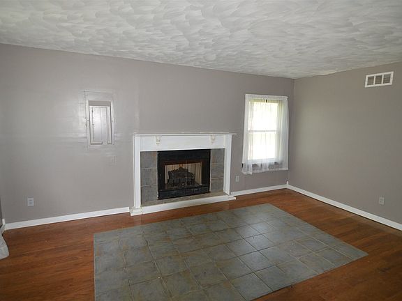 5th image of 11112 South Pl