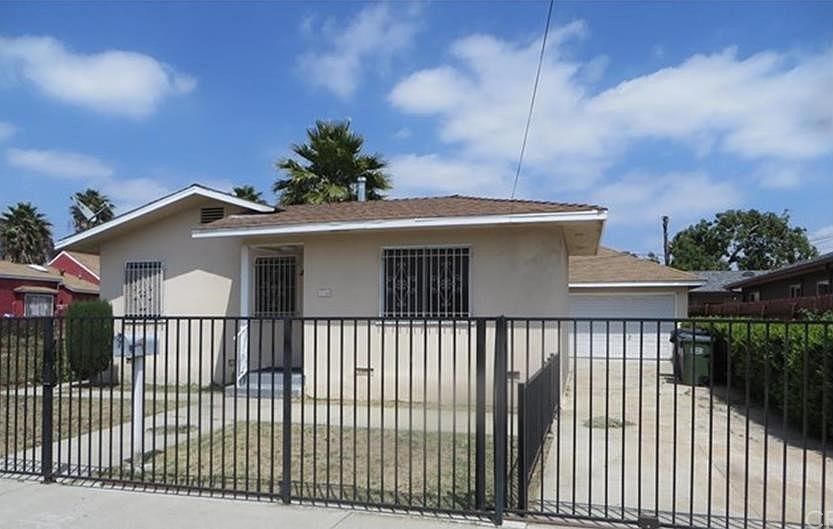 1st image of 11718 Compton Ave