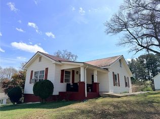 131 E Killian St, Canton, GA 30114