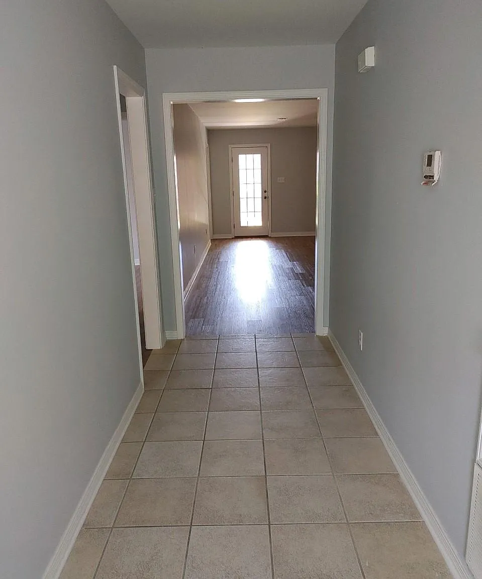 3 bed, 1425 sqft, $1,950 — Photo 2