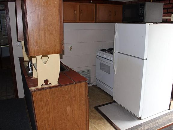 5th image of 119 Richardson Ave