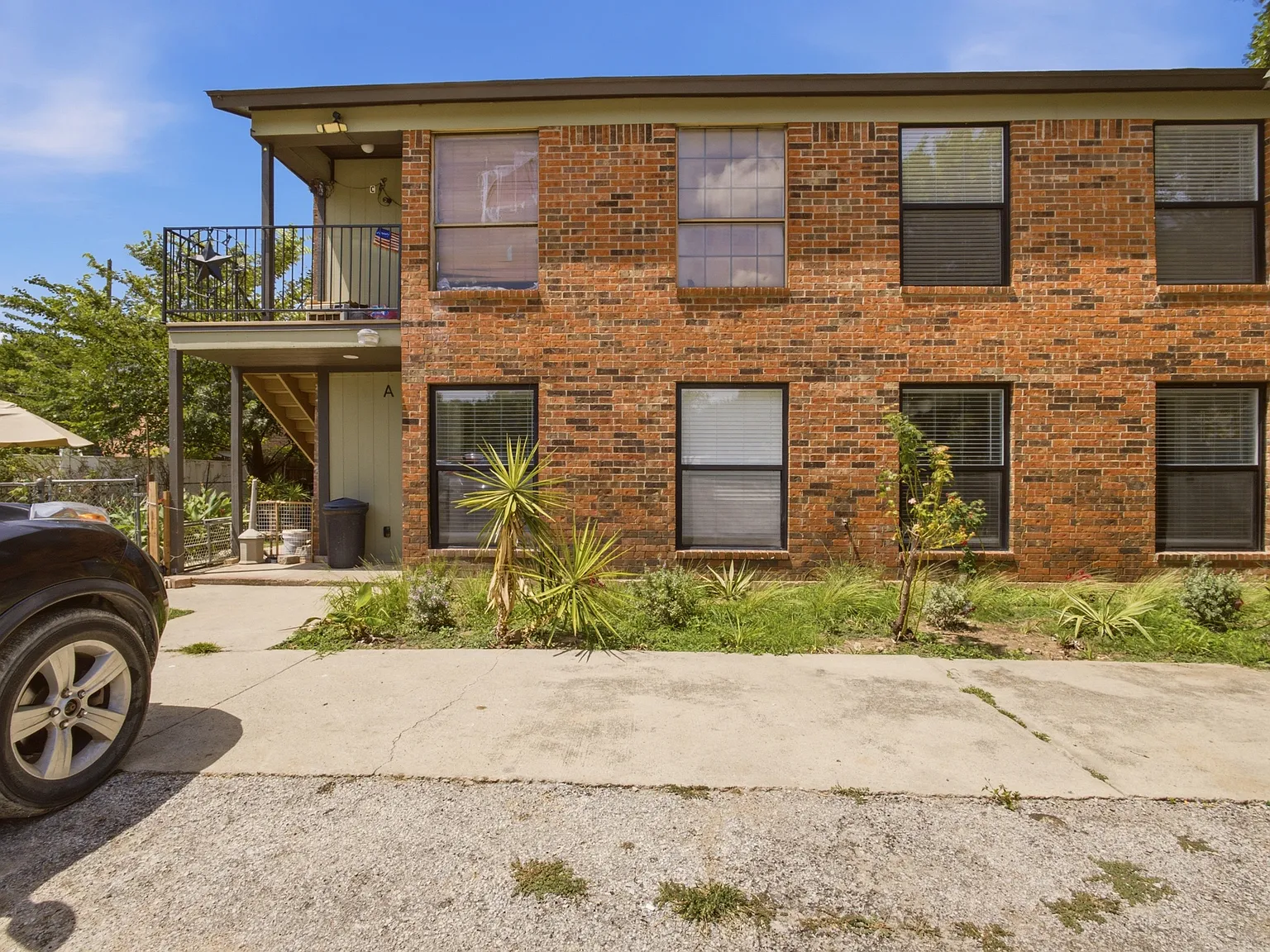 2 bed, 920 sqft, $1,499 — Photo 2