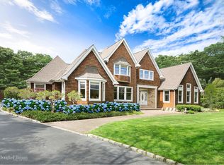 166 Malloy Dr, East Quogue, NY 11942