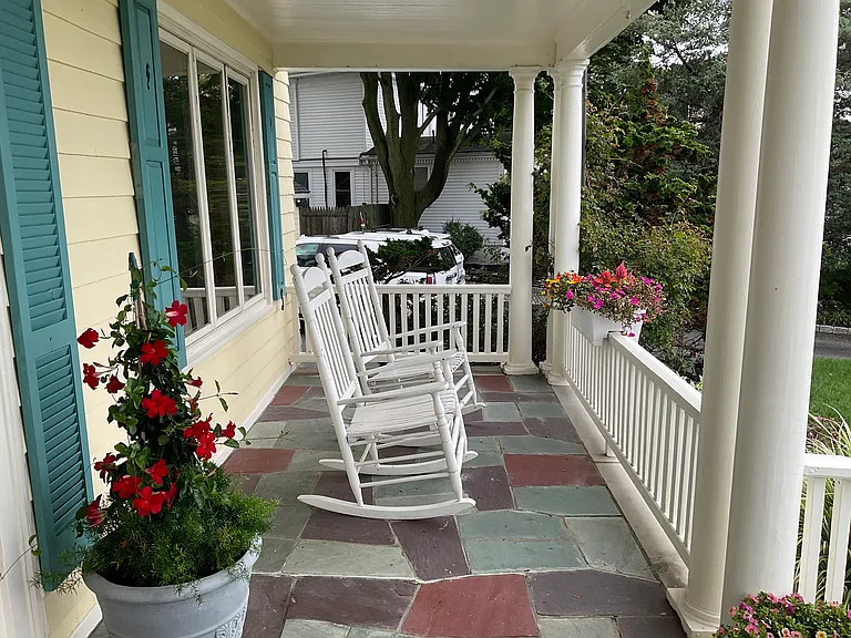 84 Humphrey St #1R — Photo 22