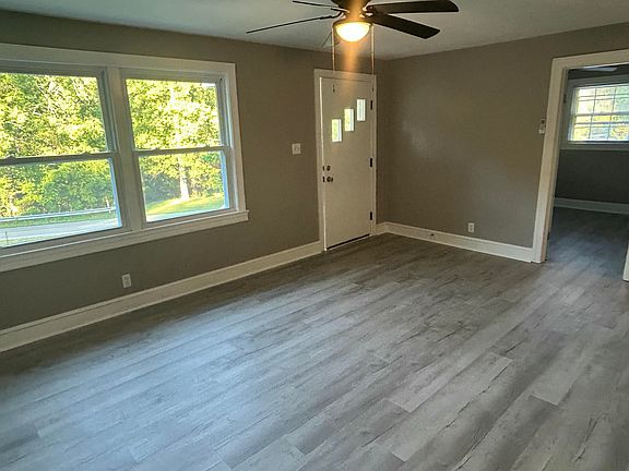 4th image of 4043 Henry Rd