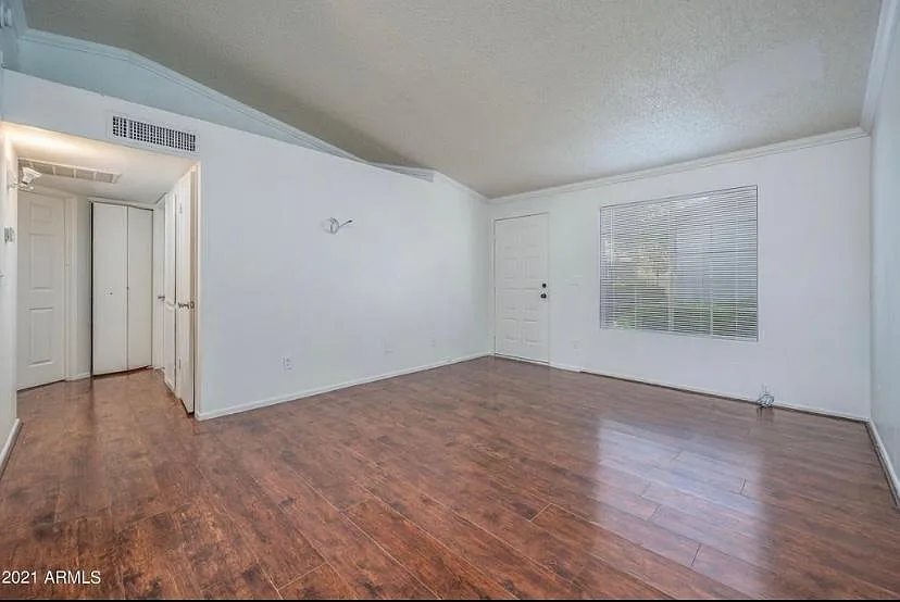 3351 N 69th Dr — Photo 3