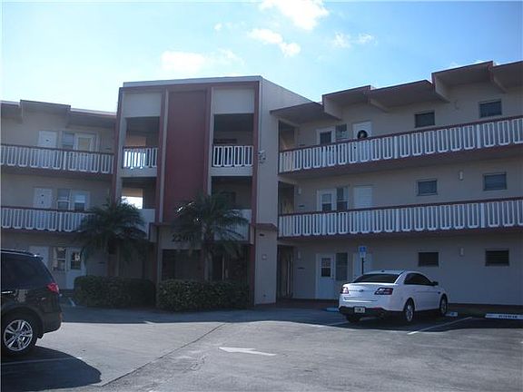 2nd image of 2200 Park Ln APT 215