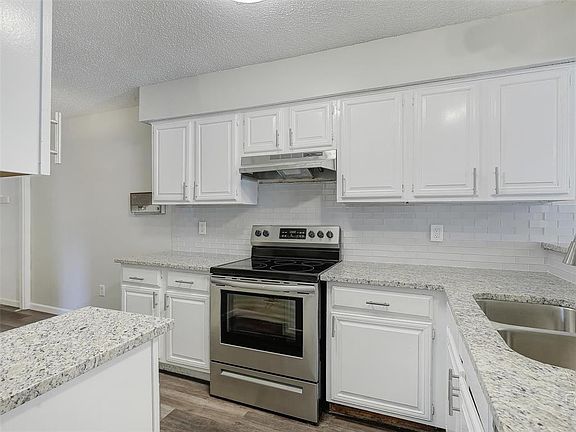 5th image of 1824 Abshire Ln