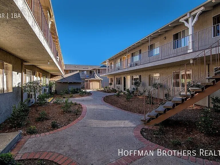 20326 Saticoy St #7 — Photo 12