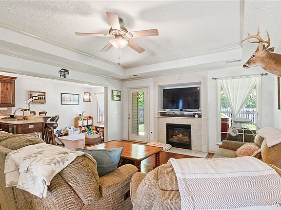 4th image of 5016 Blackstone Ln