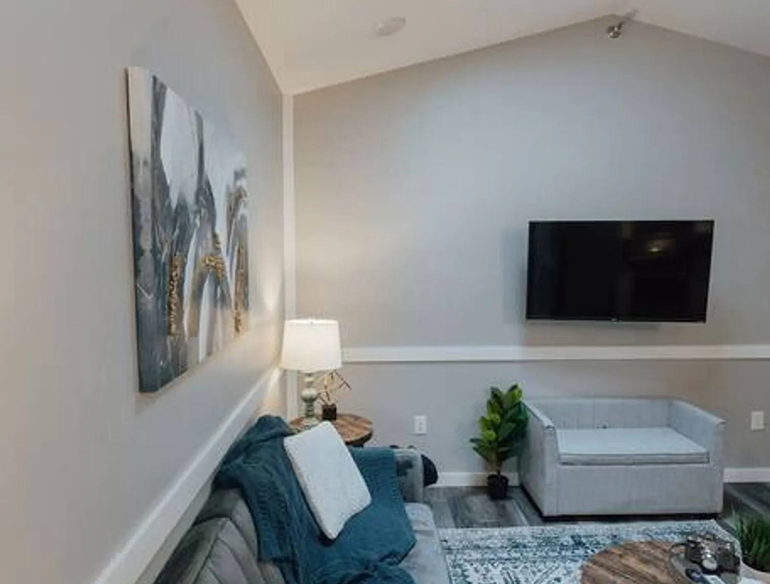 1 bed, 1.0 bath, 592 sqft, $2,985 — Photo 3